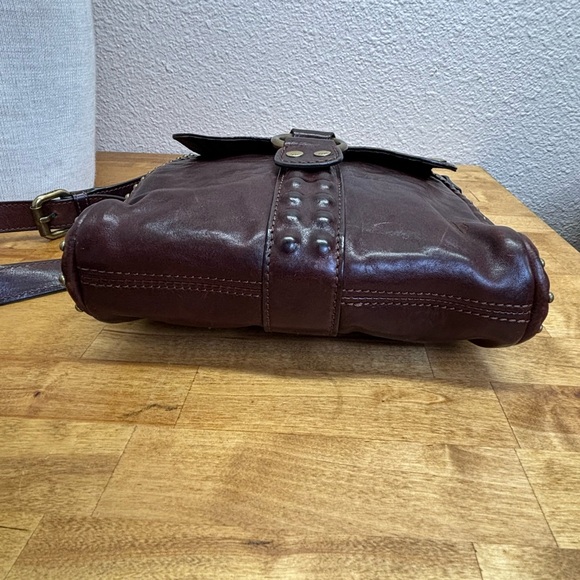 RARE Frye Studded Leather Crossbody Messenger Flap Bag Dark Brown - Picture 6 of 15